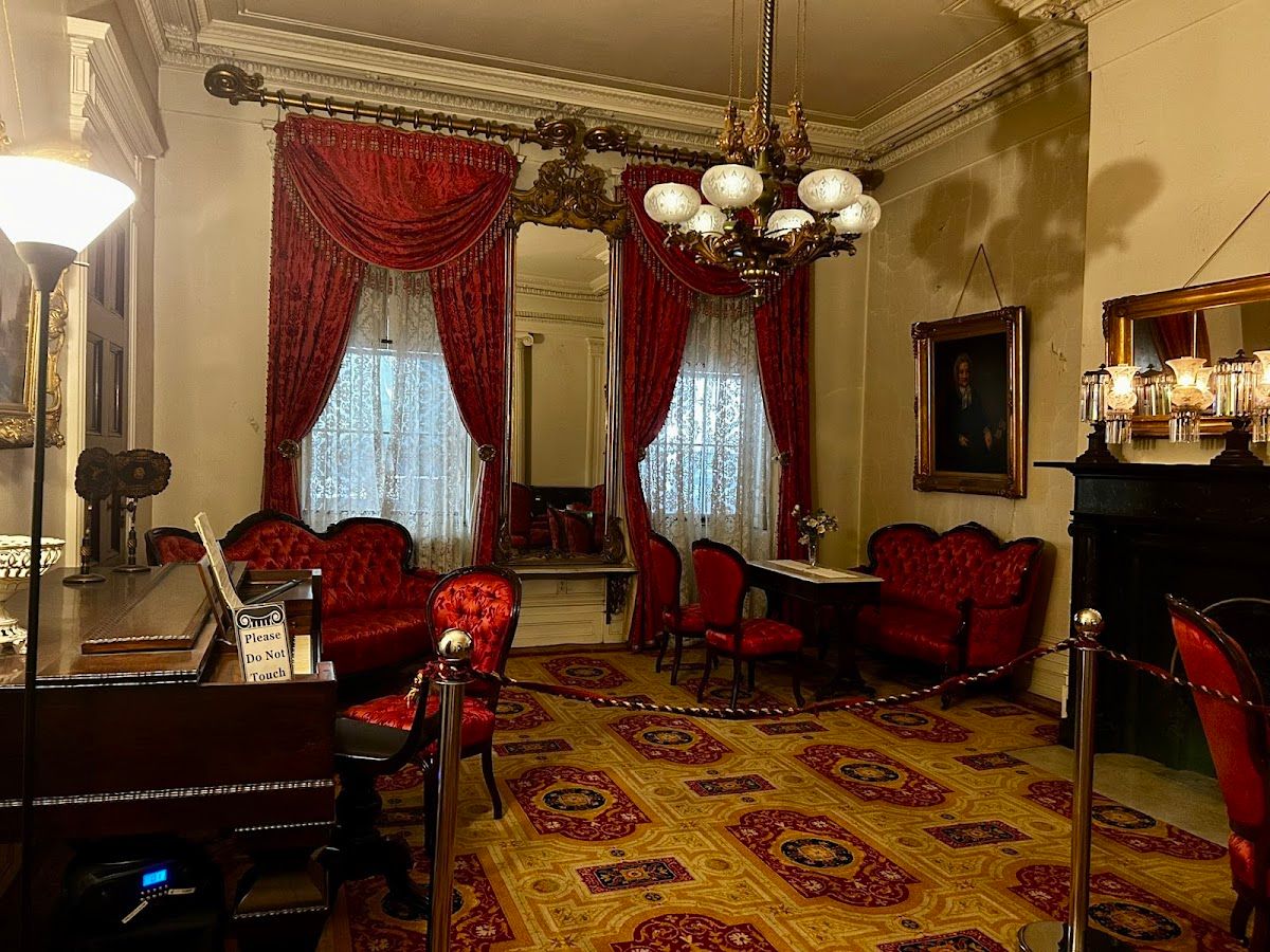 Candlelight Ghost Tours