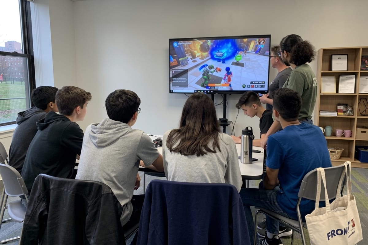 Minecraft with Friends: Grades 4-12